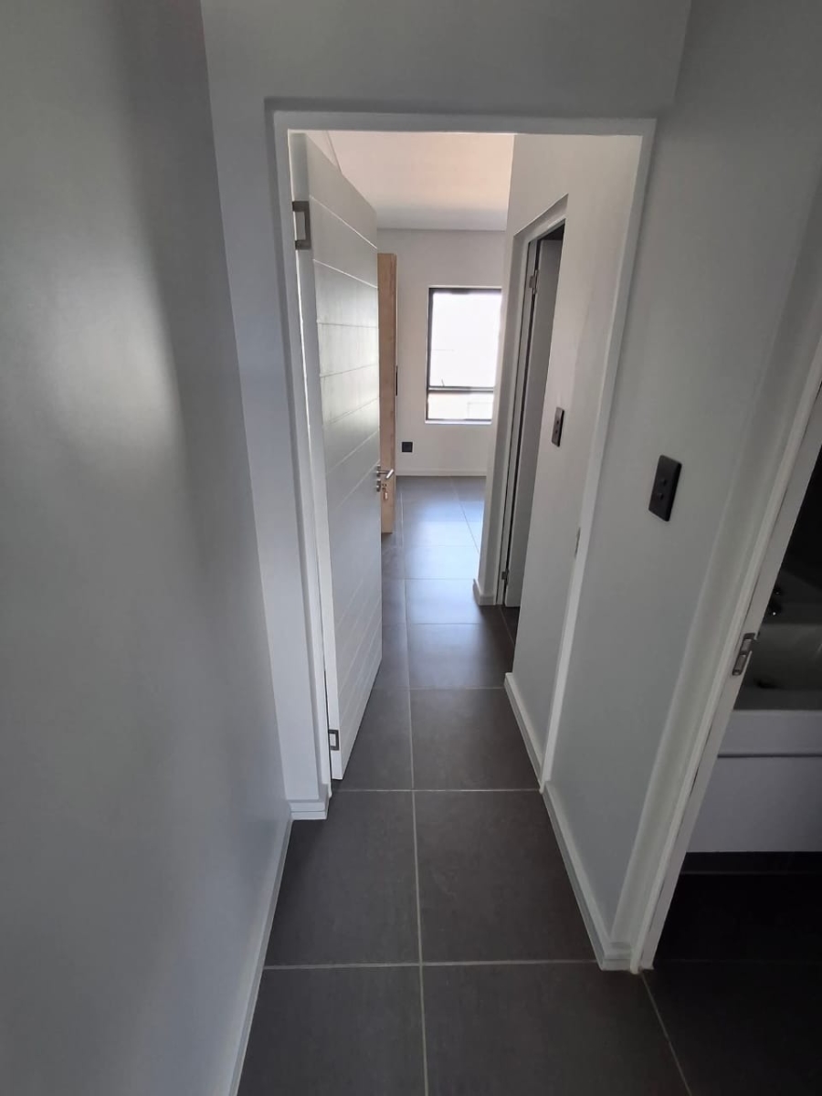 To Let 2 Bedroom Property for Rent in Newinbosch Western Cape